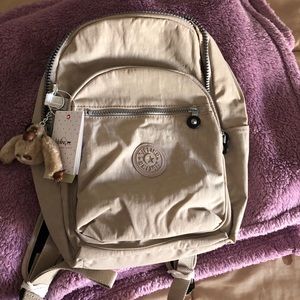 Compact back bag